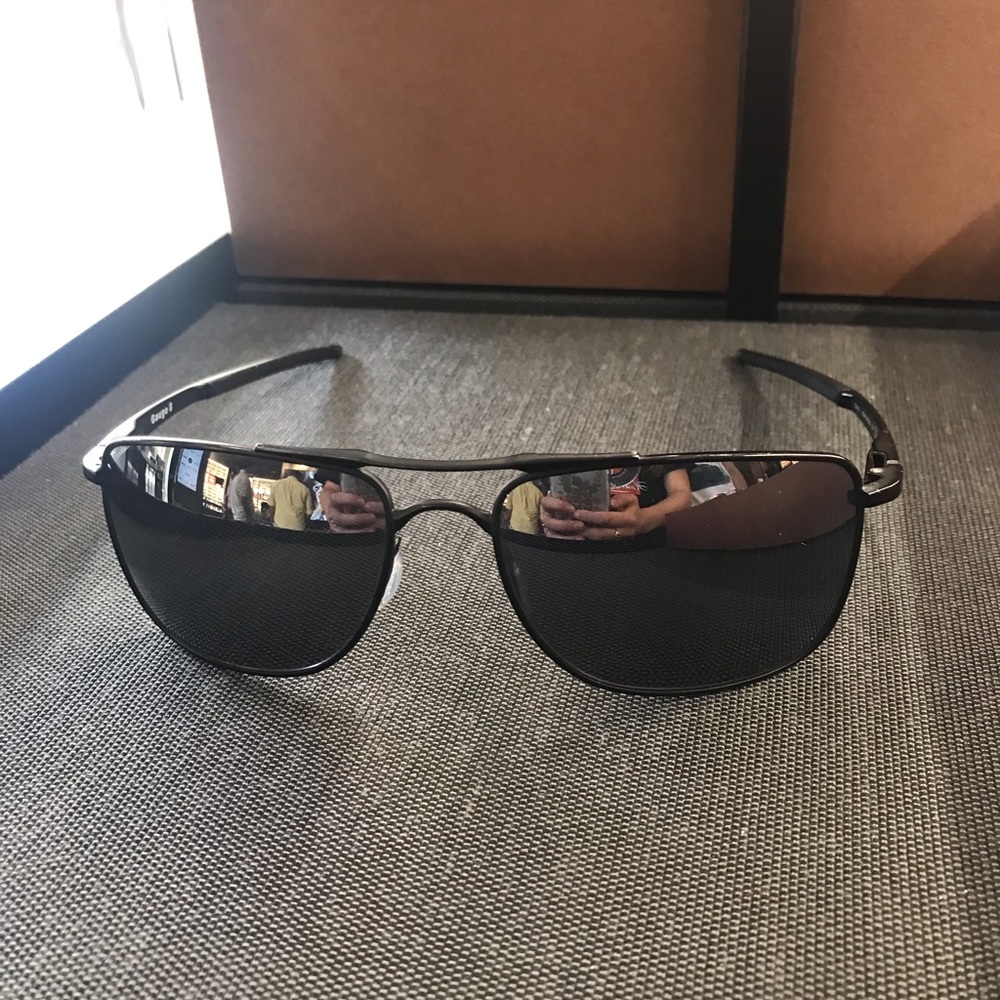 Men’s Oakley Square Aviators